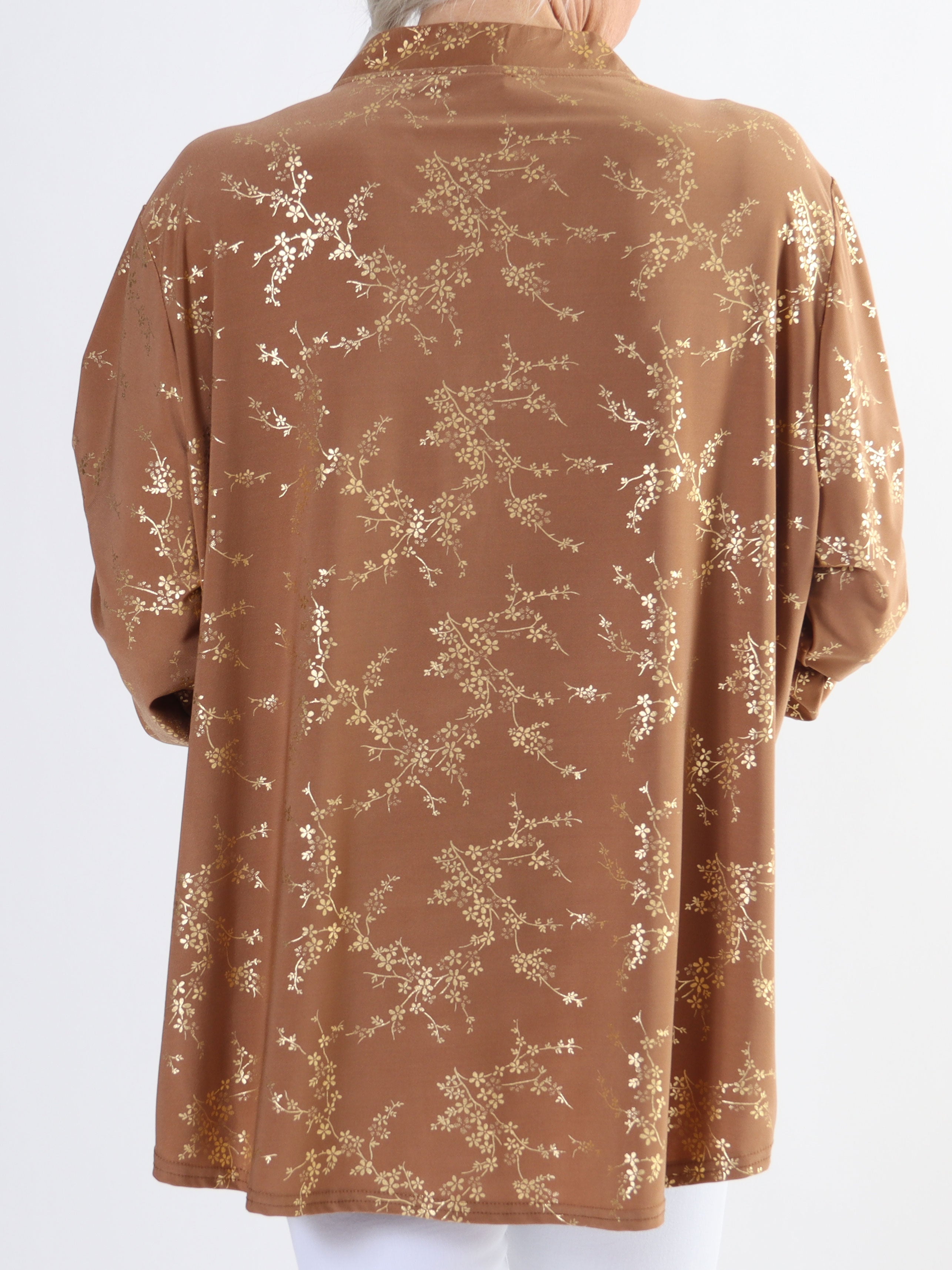 Ebba Gold - Söt plus size-blus i stretchigt tyg med gulddetaljer